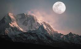 http://www.nature.com/polopoly_fs/7.13966.1386009240!/image/Moon.jpg_gen/derivatives/landscape_630/Moon.jpg