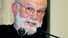 CD6MEW Jan. 16, 2004 - New York, New York, U.S. - K34971RM.DR OLIVER SACKS ADDRESSES CROWD AT BOOK SIGNING AT BARNES AND NOBLE BOOK STORE..UNION SQUARE, NEW YORK New York..1/16/2004. / 2004(Credit Image: A? Rick Mackler/Globe Photos/ZUMAPRESS.com)